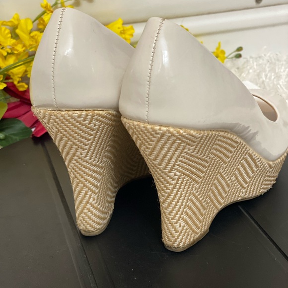 DIBA peep toes Pumps, women shoes size 8. Very elegant shoe, beautiful design - Picture 4 of 5